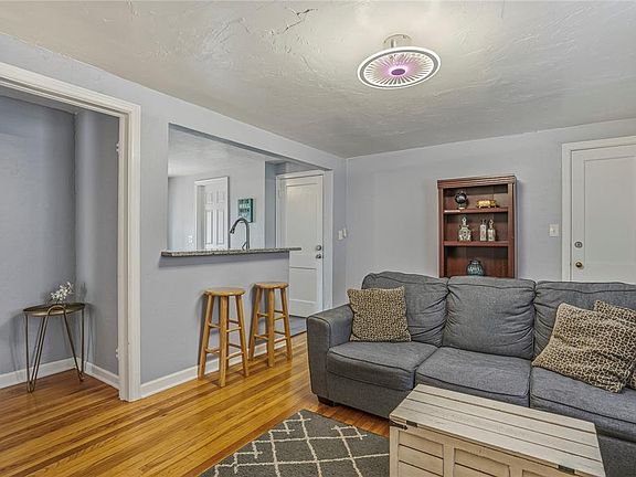 5th image of 808 NW 45th St