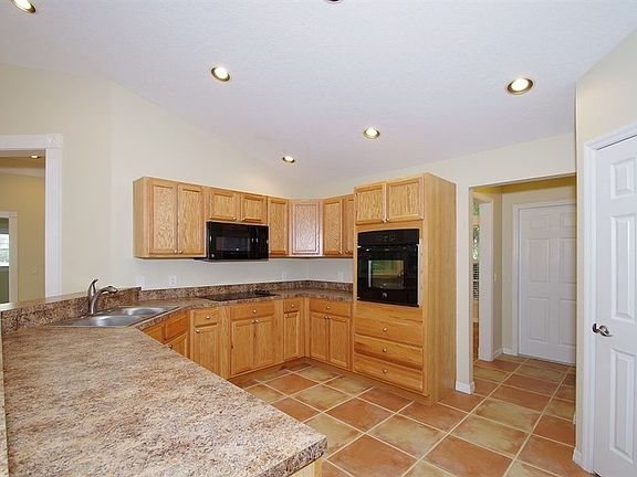 4th image of 6253 Oak Shore Dr #00