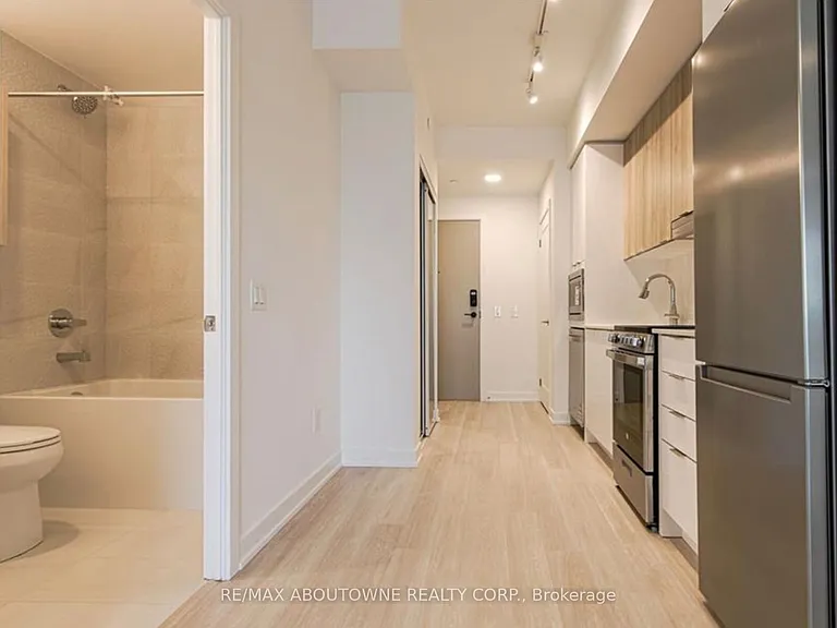 5105 Hurontario St #1410 — Photo 7