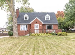 8555 Franklin Ave, Clive, IA 50325