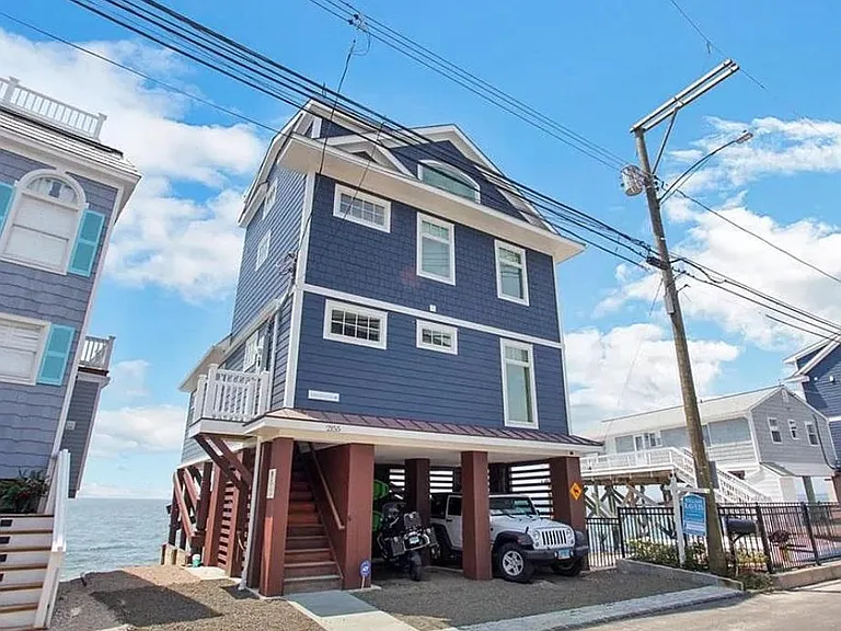 2155 Fairfield Beach Rd — Photo 1