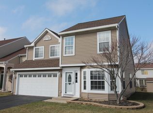 62 E Rosewood Ln, Round Lake Beach, IL