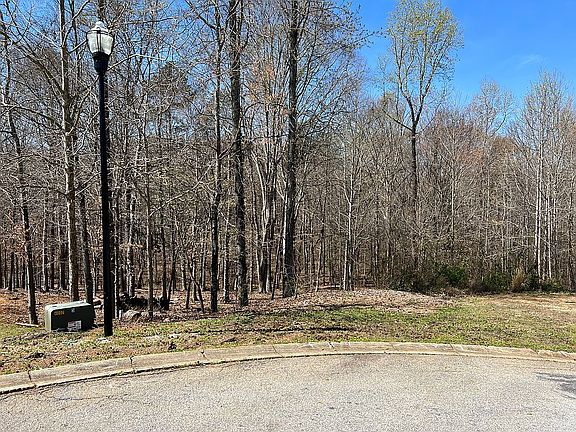 2nd image of 221 Saddle Creek Ct