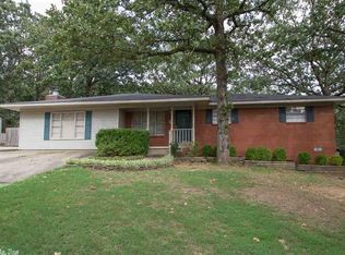 6200 Iroquois Dr, North Little Rock, AR 72116