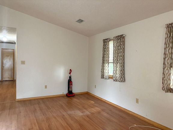 5th image of 104 Lenwood Ct