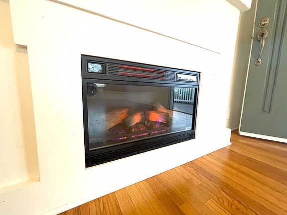 2nd image of 4670 Newport Ave