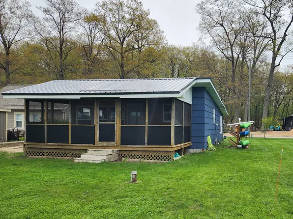 16887 Shawano Dr NE, Sand Lake, MI 49343