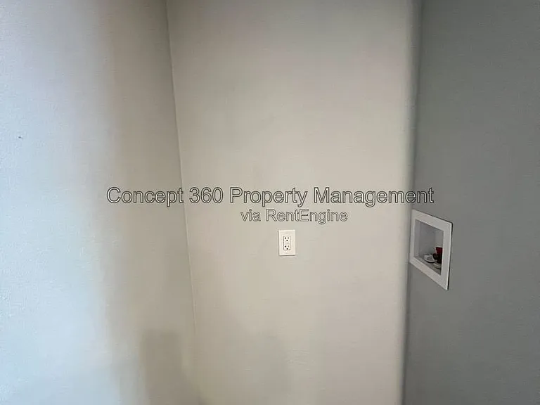 144 Primrose Ave #B — Photo 16