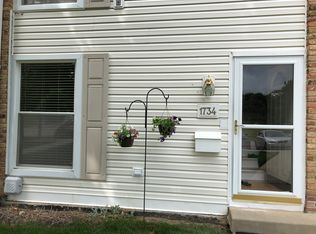 1734 Ardwick Dr, Hoffman Estates, IL 60169