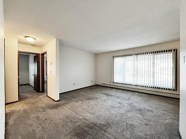 1604 Roe Crest Dr #8 — Photo 20