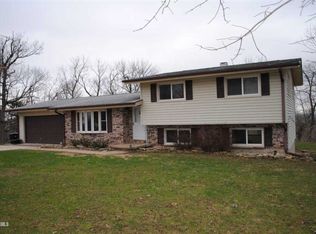 120 E Schapville Rd, Scales Mound, IL 61075