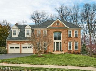 670 Old Hunt Way, Herndon, VA 20170