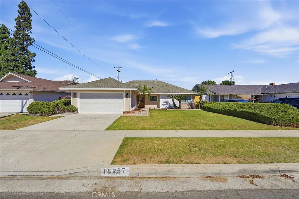 4 bed, 1594 sqft, $4,500 — Photo 1