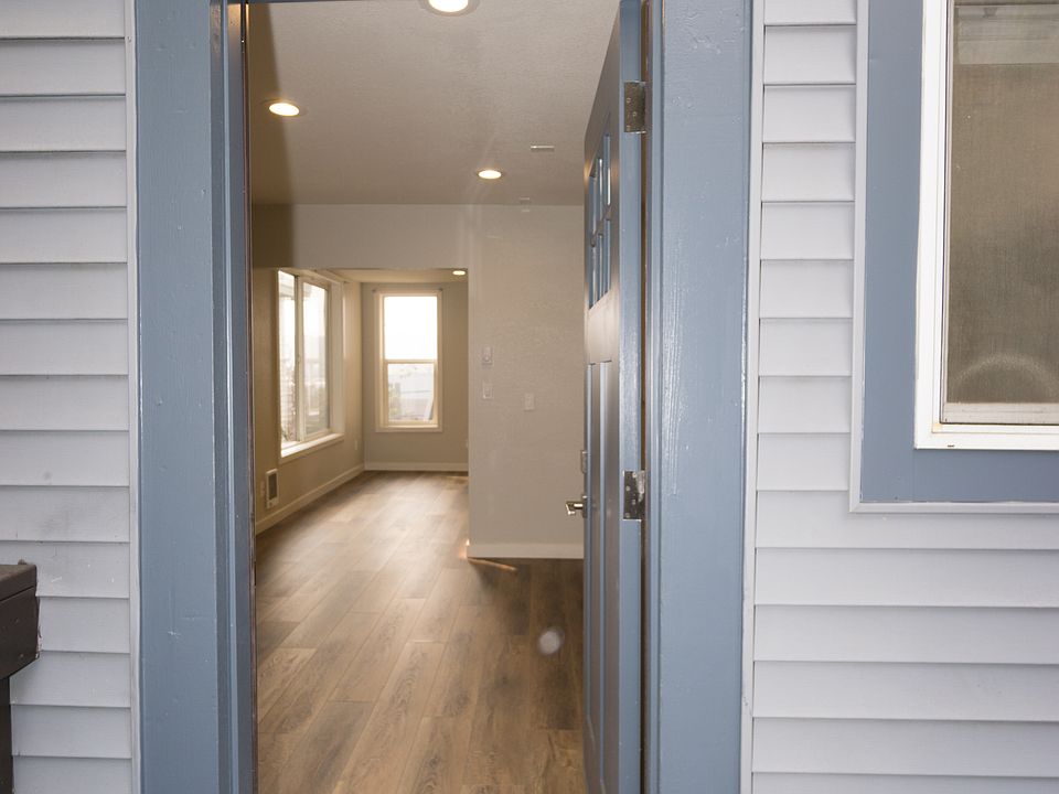 1 Bed 1 Bath + 1 Assigned Parking