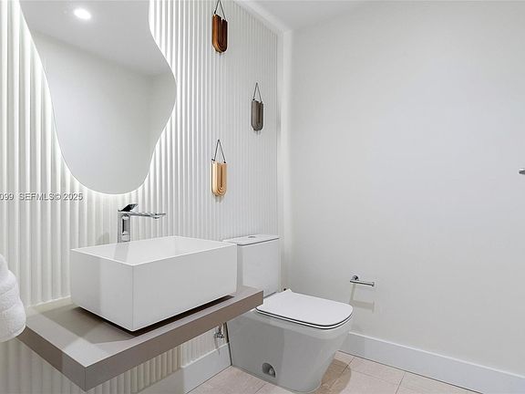 3rd image of 1000 Brickell Plz Unit 2107