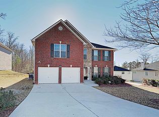 5892 Fairington Farms Ln, Lithonia, GA