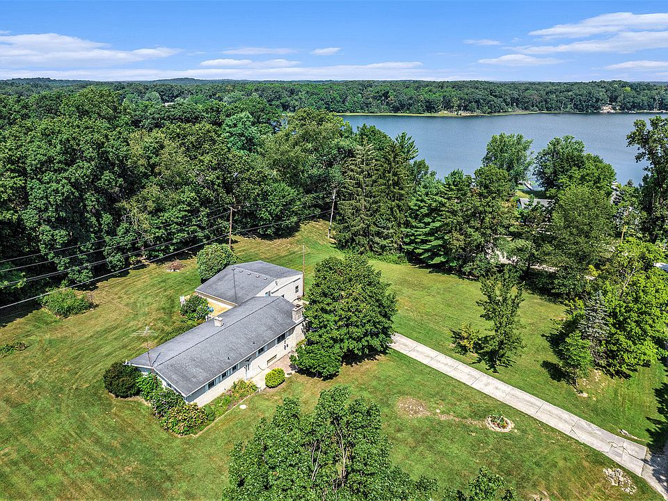 1st image of 7109 Lake Shore Dr