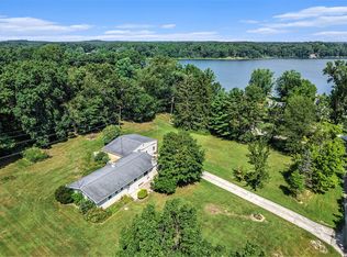 7109 Lake Shore Dr, Chelsea, MI 48118