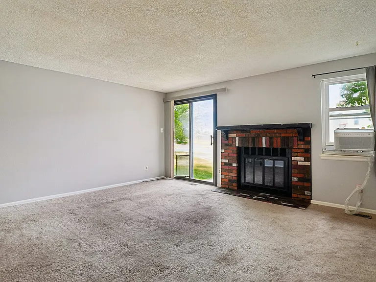 11922 Bellaire St #B — Photo 5