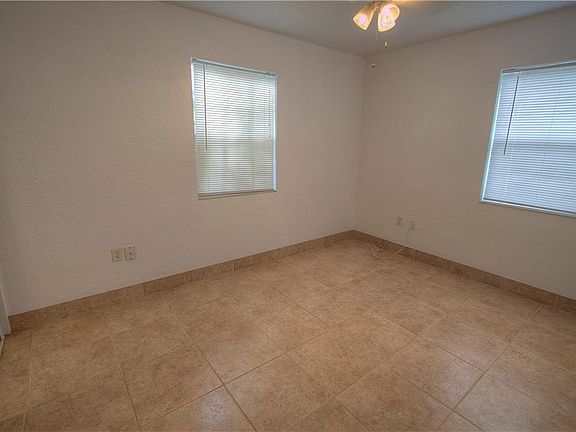 4th image of 2184 Picnic St