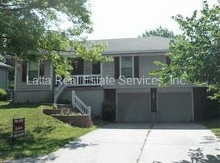752 SW 30th St, Blue Springs, MO 64015