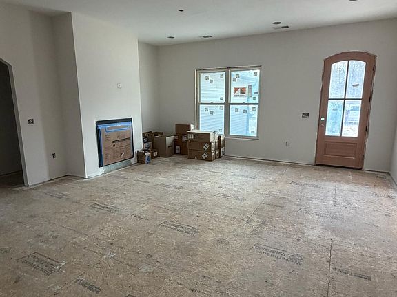 3rd image of 151 Hawes Cir