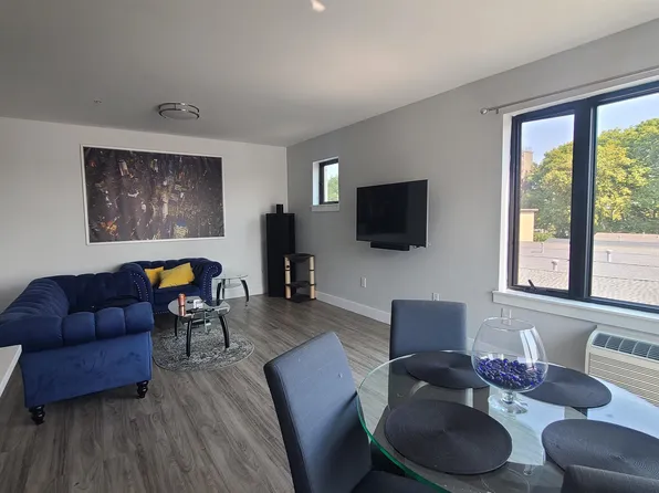 5711 Washington Street image 6 of 23