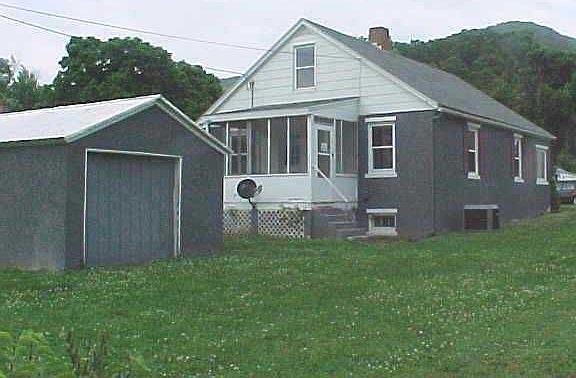 2nd image of 2123 Cedar Ave