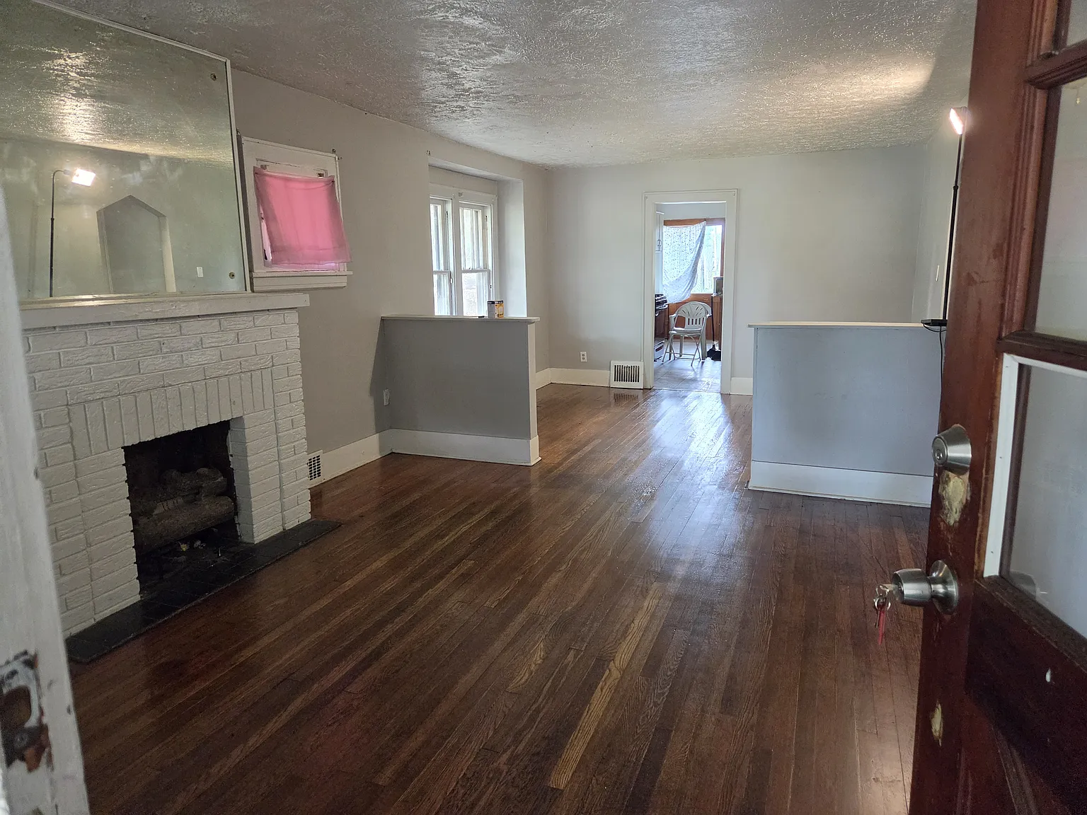 2 bed, 900 sqft, $950 — Photo 2