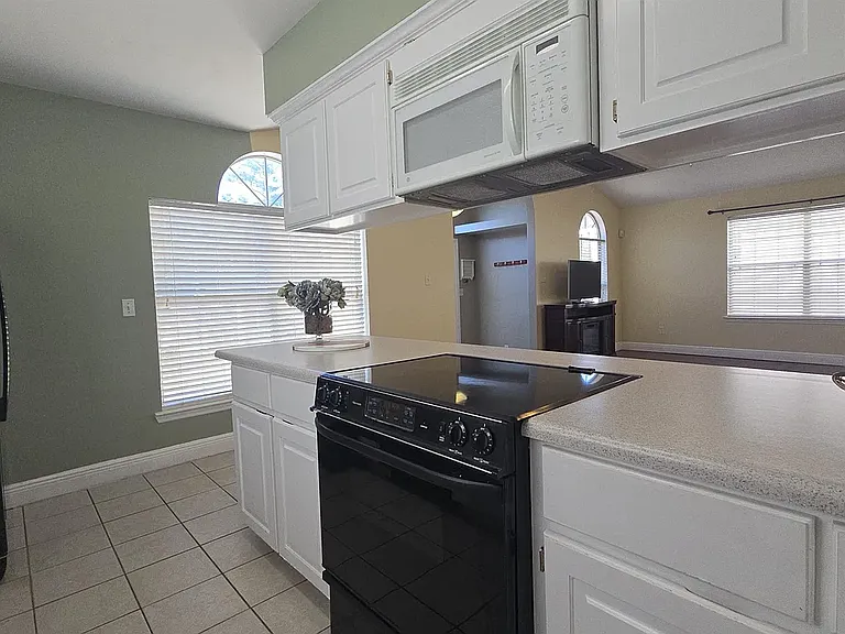 2943 Viking Way — Photo 12
