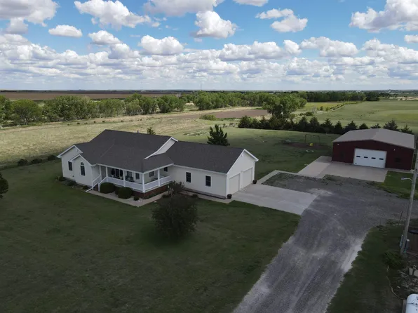 270 Hopewell Rd, Ellis, KS 67637