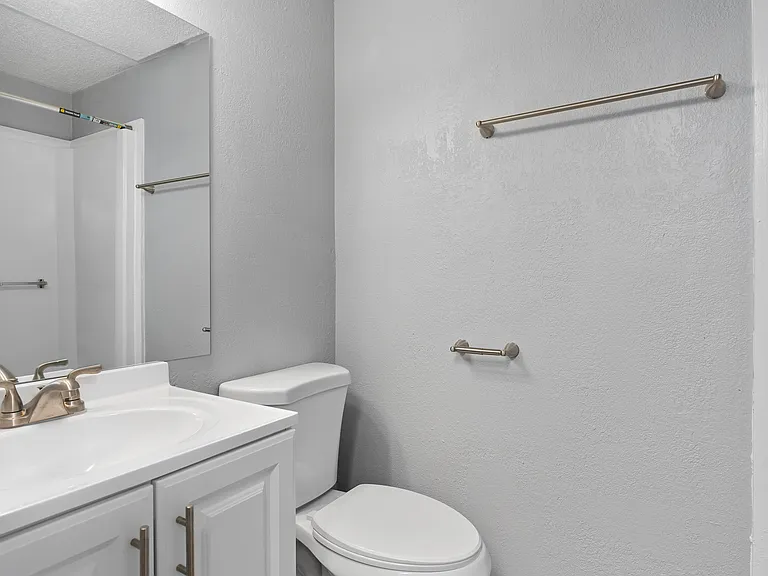 Acadia Court Apartments — Photo 12