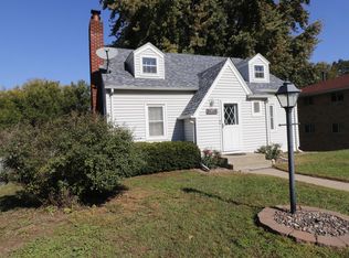 1297 Shakopee Ave E, Shakopee, MN 55379