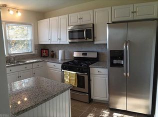 14 Inglewood Dr, Hampton, VA 23666