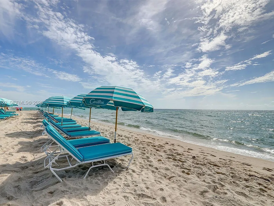 6799 Collins Ave #209