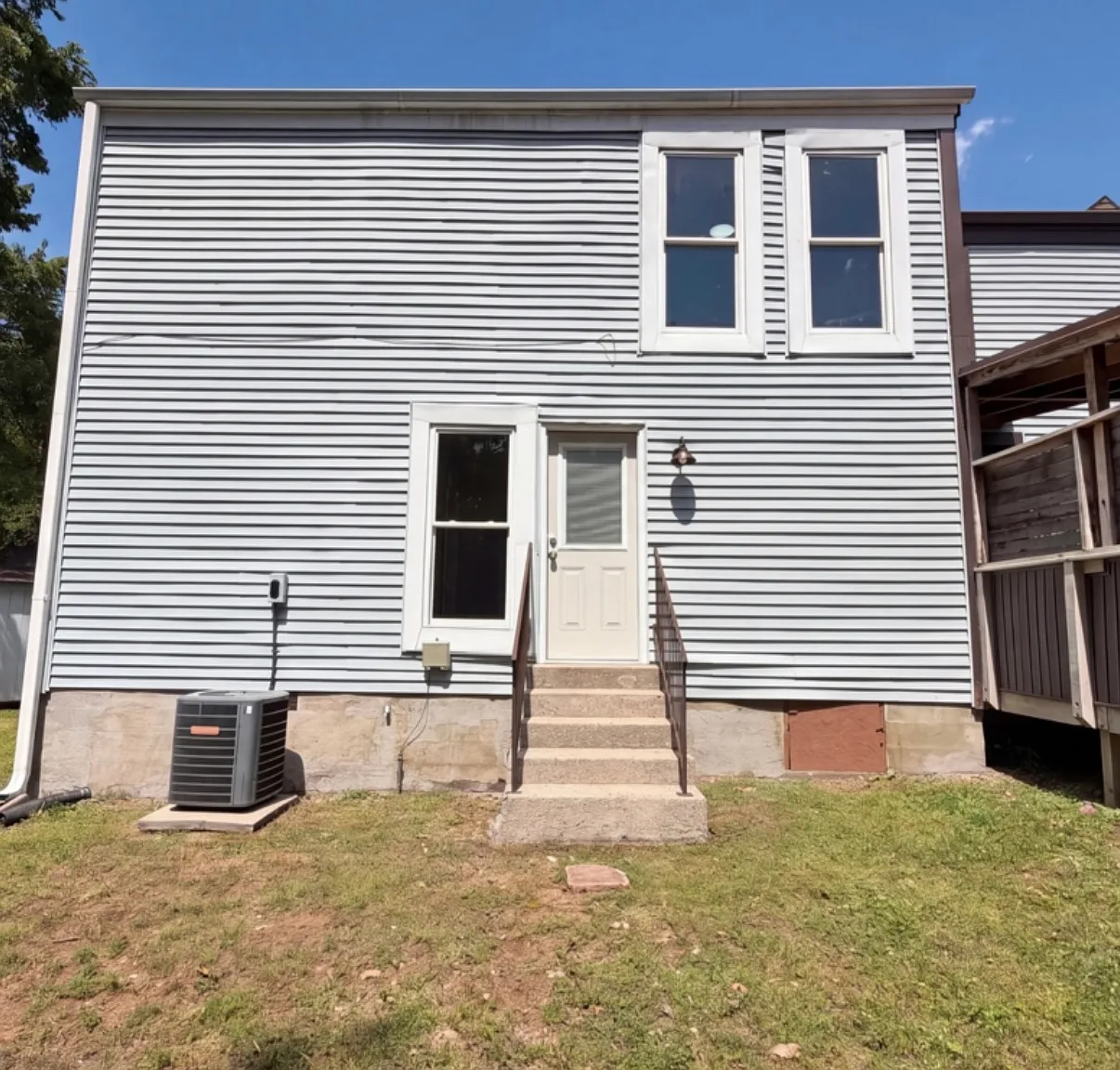 3 bed, 1400 sqft, $1,950 — Photo 2
