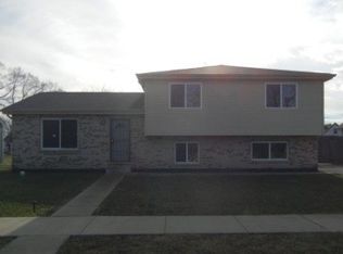 290 E 165th St, Harvey, IL 60426