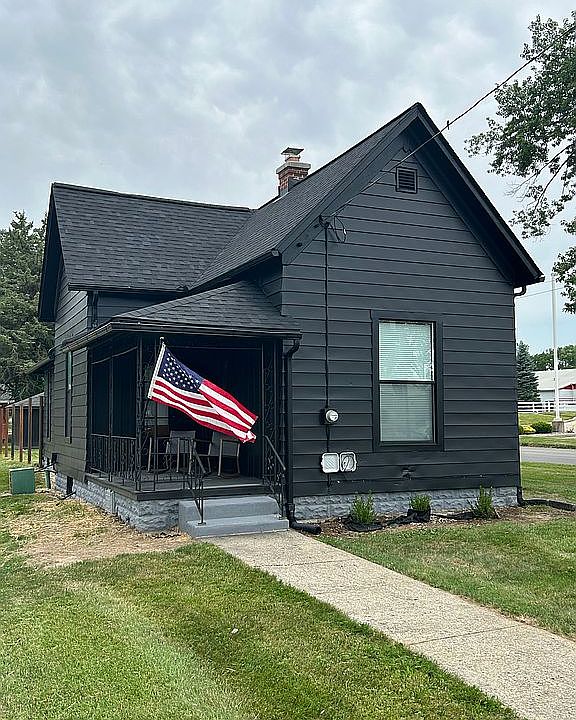 1st image of 529 W Main St