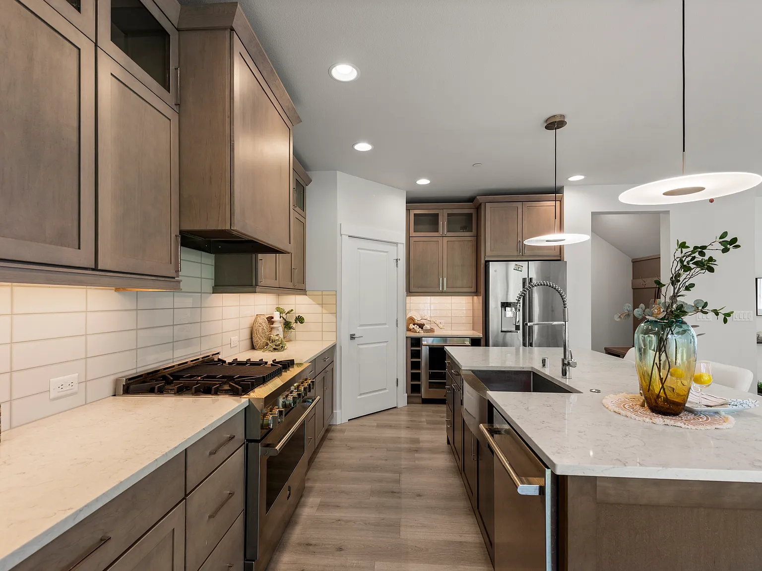 5 bed, 3443 sqft, $6,000 — Photo 3