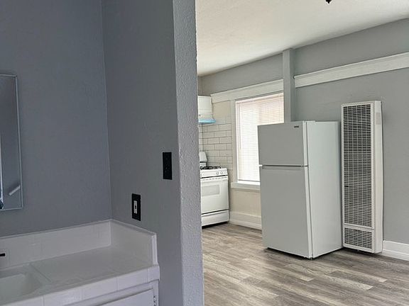 3rd image of 1128 Raymond Ave APT 11