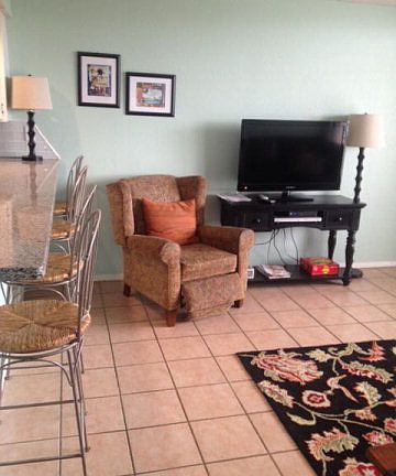 3rd image of 110 E Pompano St Unit 302