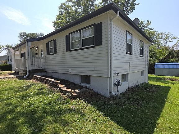 3rd image of 806 SE Browning Ave