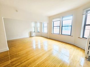 1200 W Greenleaf Ave #3, Chicago, IL 60626