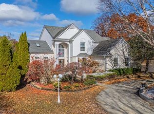 7240 Aaronway Dr, West Bloomfield, MI