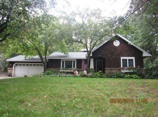 3520 Hamilton Ave, Deephaven, MN 55391
