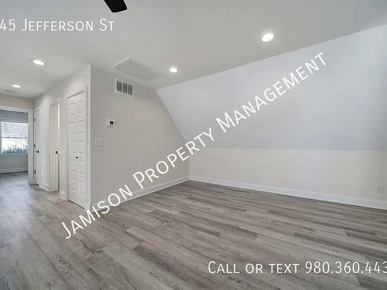 345 Jefferson St — Photo 11