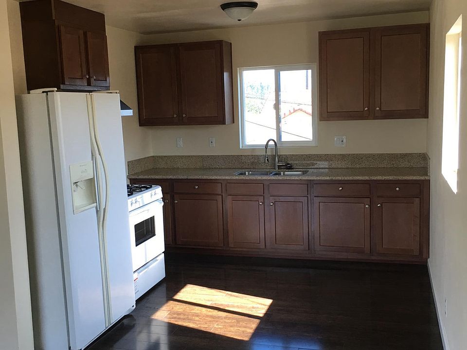 1st image of 230 S Rowan Ave