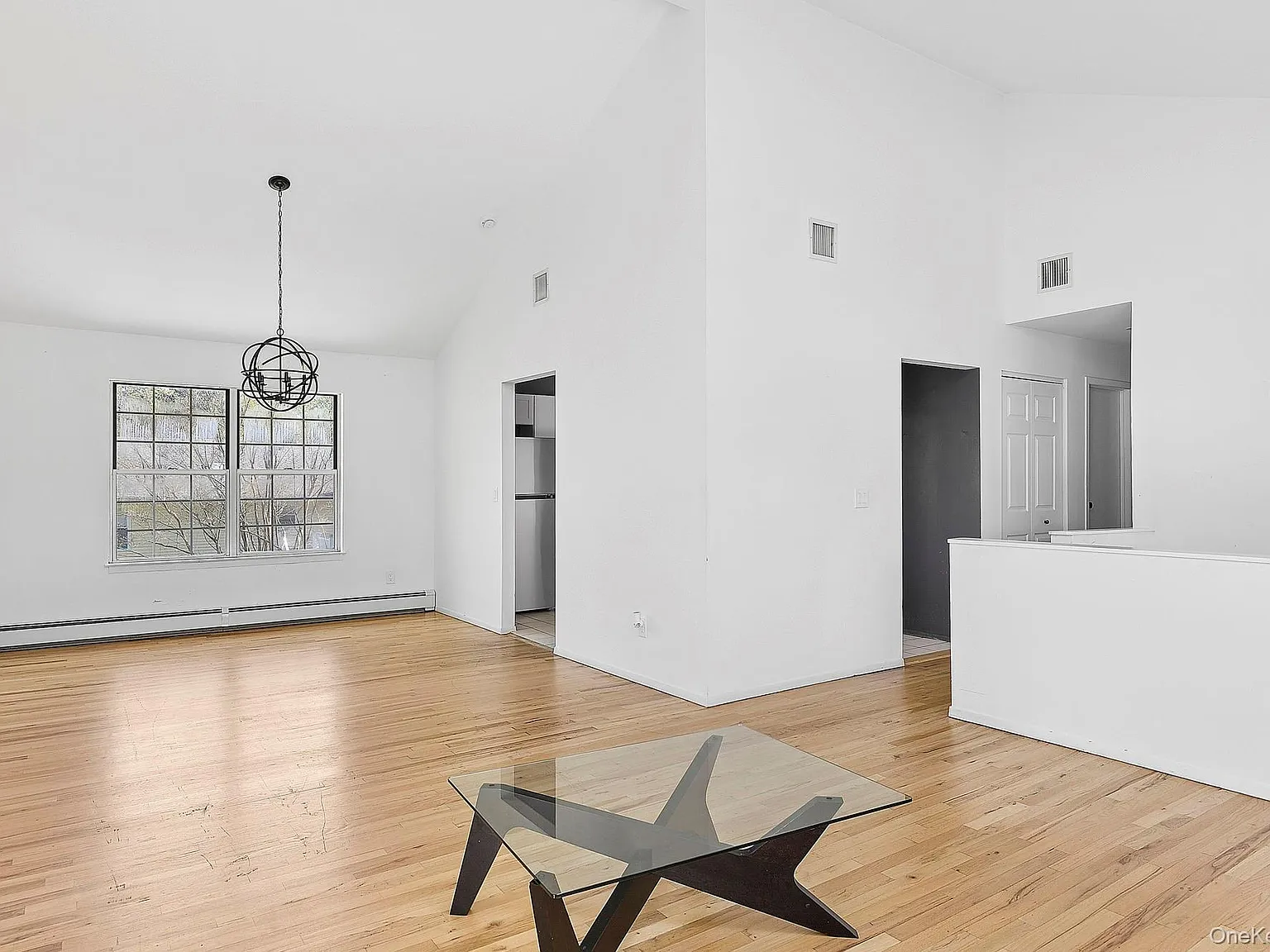 5 bed, 2.0 bath, 2124 sqft, $5,600 — Photo 2