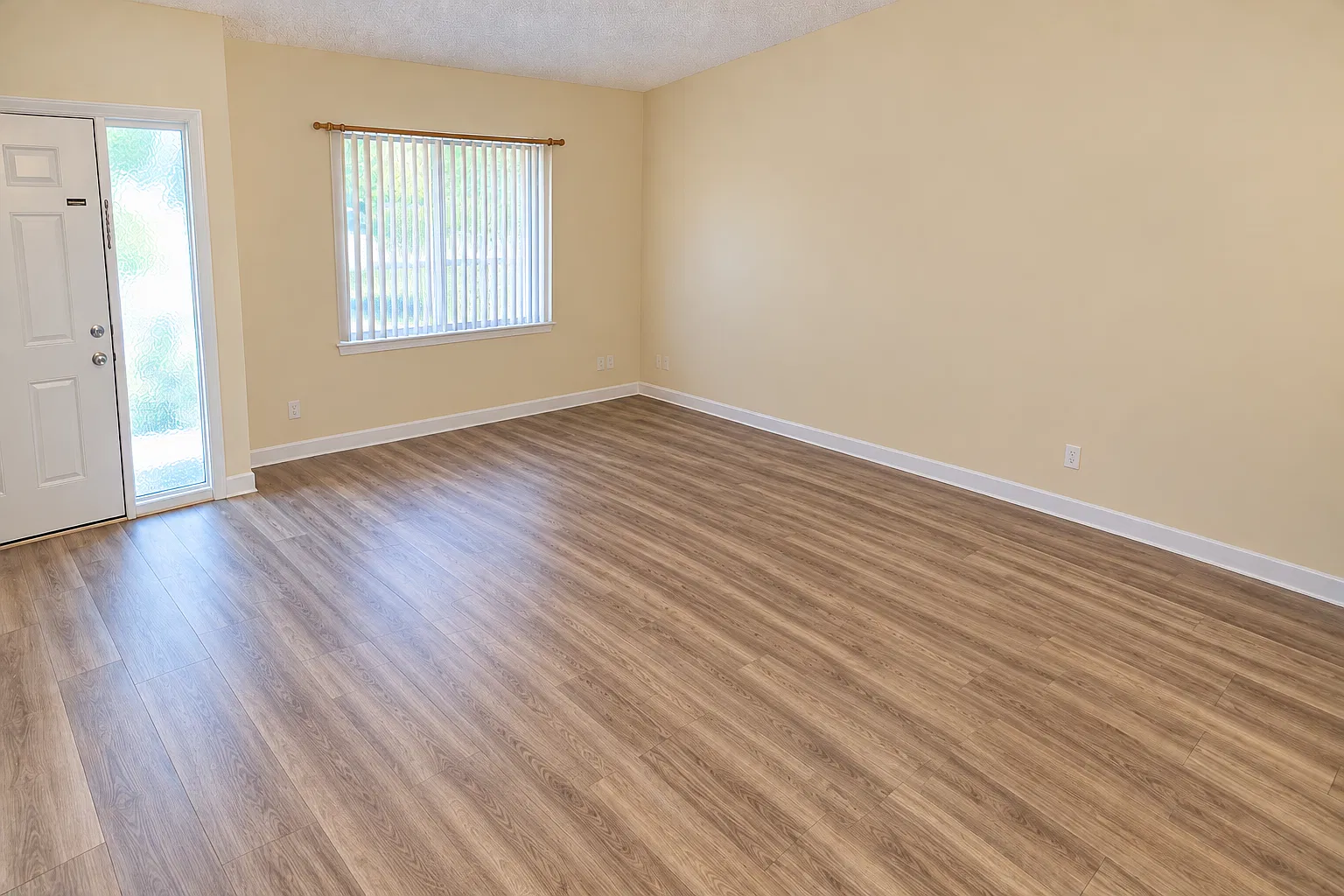 3 bed, 1314 sqft, $2,495 — Photo 2