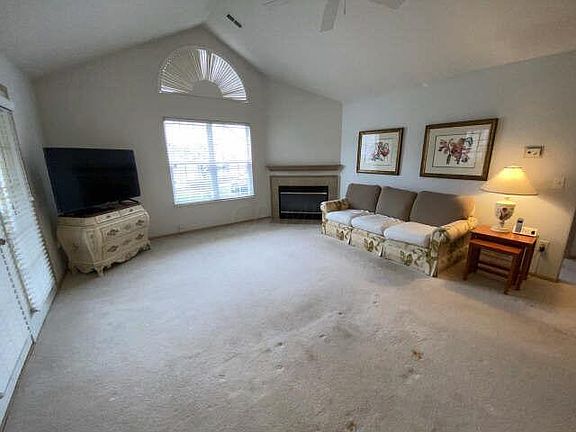 3rd image of 5603 Villa Gates Dr #9
